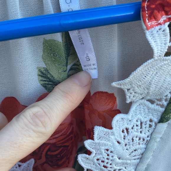 DNA couture women’s size small sheer floral blouse - Picture 4 of 8